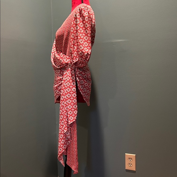 Sachin-Babi Elegant Red Wrap Top Size 8 - Picture 6 of 16